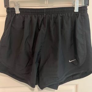 Women’s Nike Dry Fit Shorts Size Medium